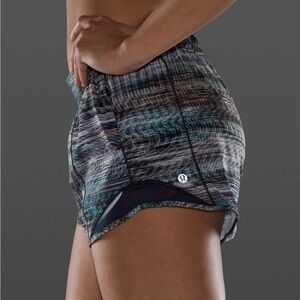 Lululemon Hotty Hot Short - Digital Oasis Grey Multi / True Navy - Sz. 8 Tall